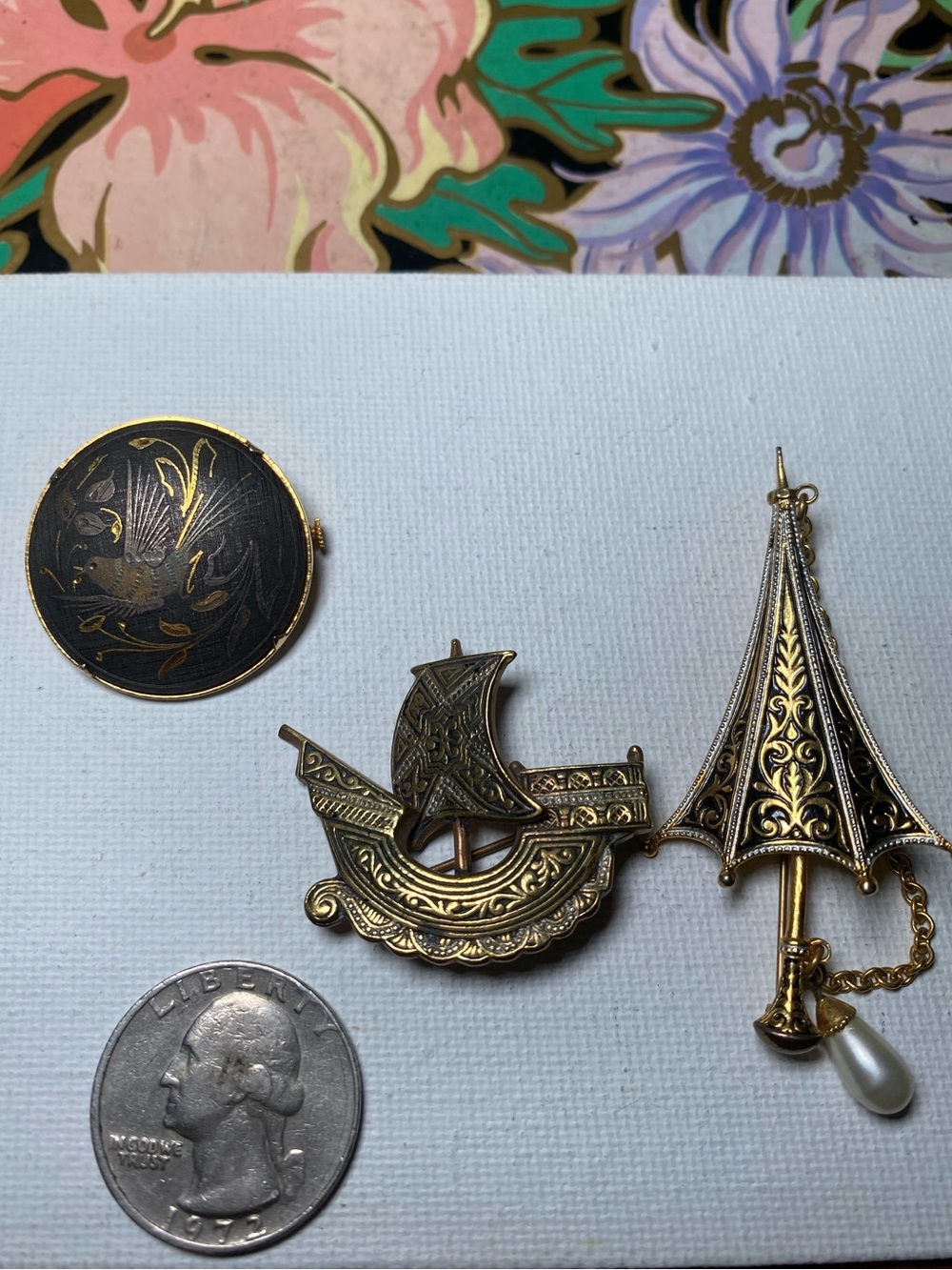 Vintage Gold-Tone Ship & Parasol Brooch Set - Gold Finish